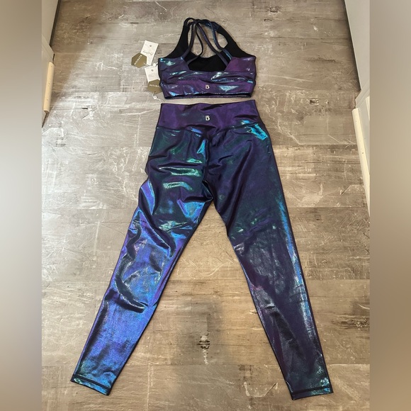 BuffBunny Mood Ring Holographic Rosa Bra and Rebel Leggings Set - Picture 5 of 8